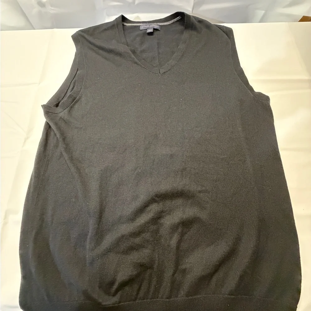 Banana Republic Dark‎ Gray V-Neck Sweater Vest